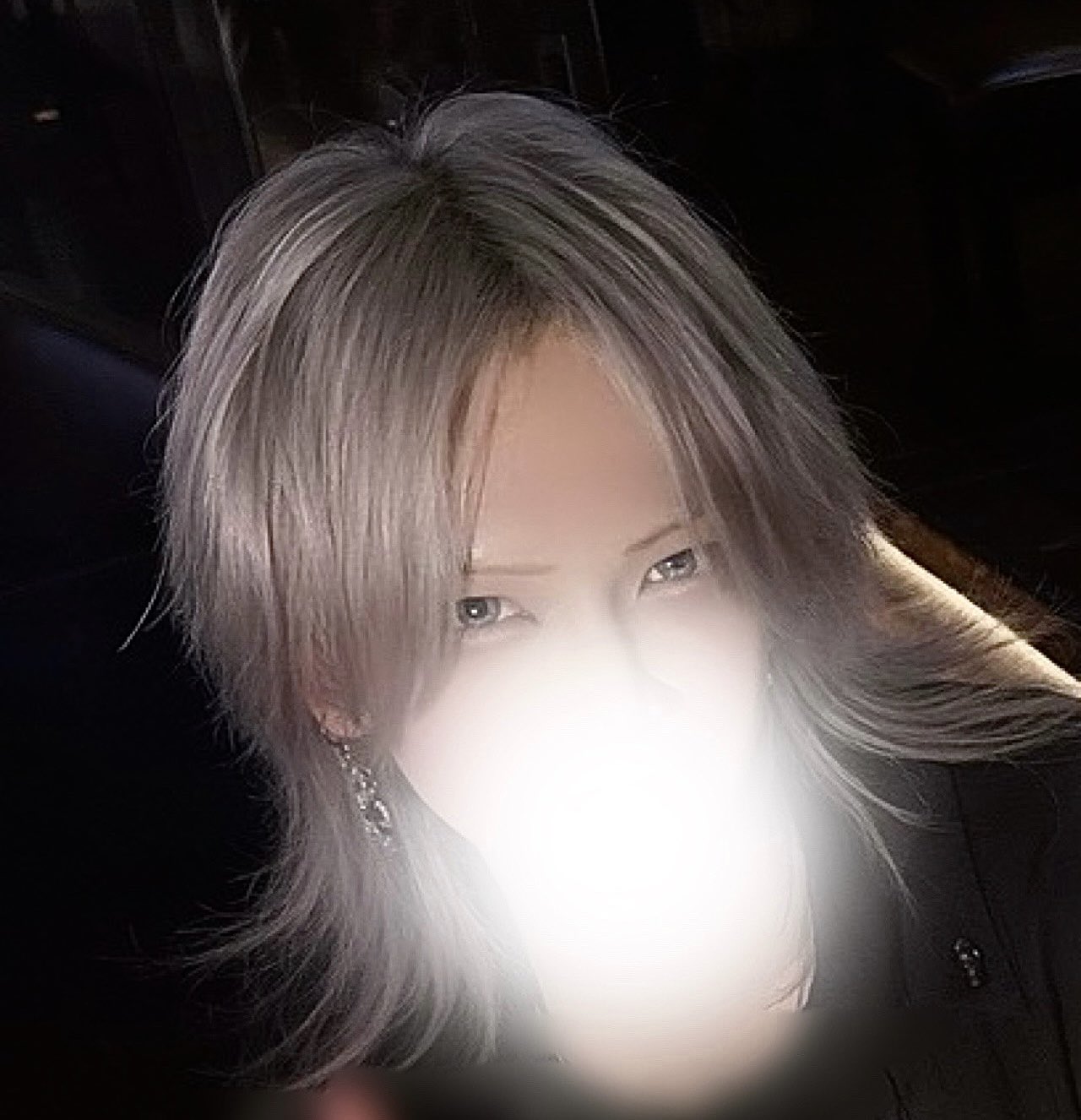 髪色